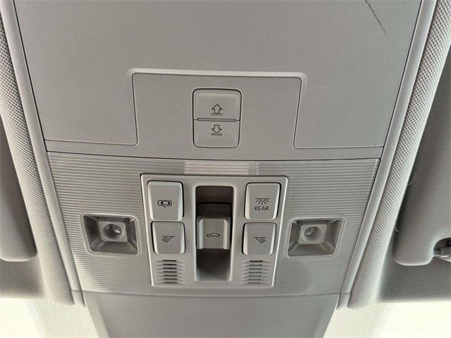 Used 2019 Volkswagen Tiguan S image 28