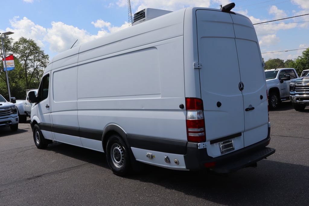 Used 2015 Mercedes-Benz Sprinter 2500 image 3