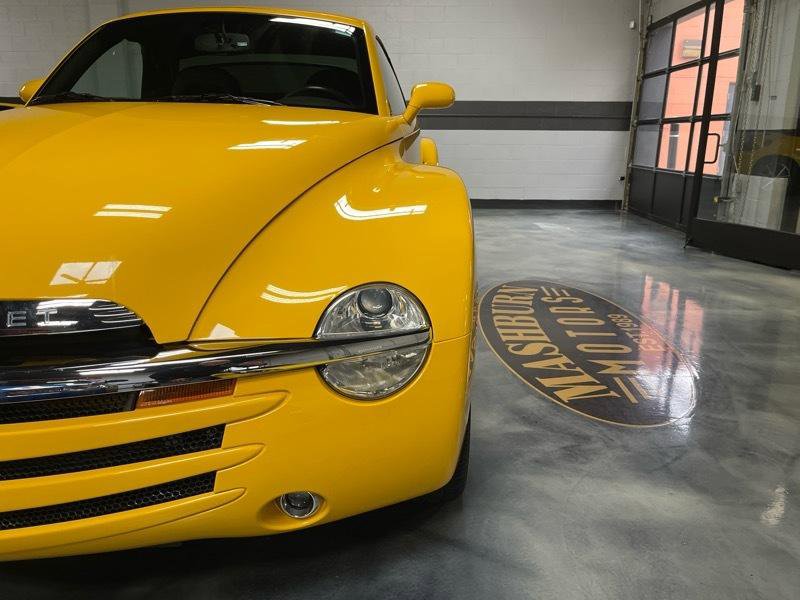 Used 2006 Chevrolet SSR w/ Preferred Equipment Group RWD image 4