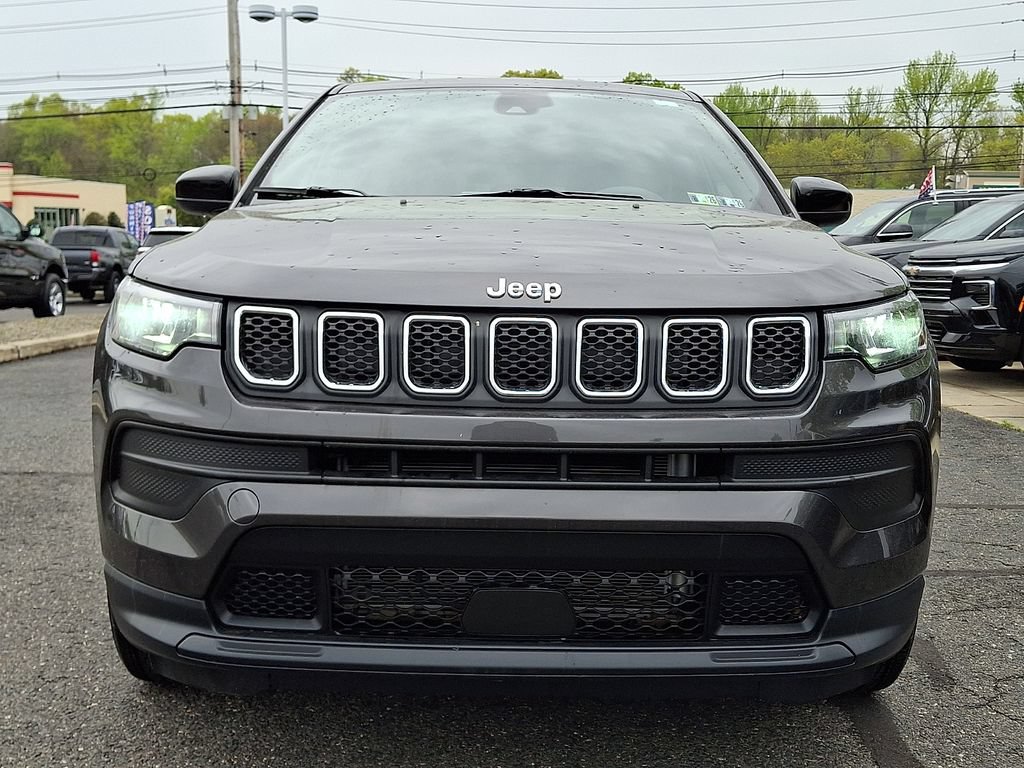 Used 2023 Jeep Compass Sport AWD/4WD image 5