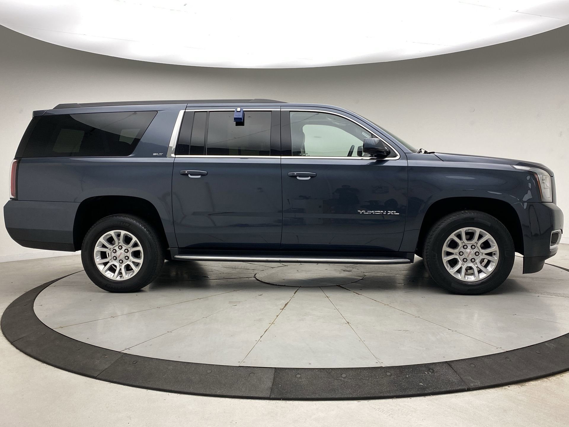 Used 2019 GMC Yukon XL SLT w/ Open Road Package AWD/4WD image 6
