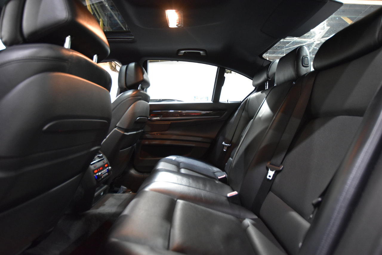 Used 2013 BMW 750i xDrive image 45