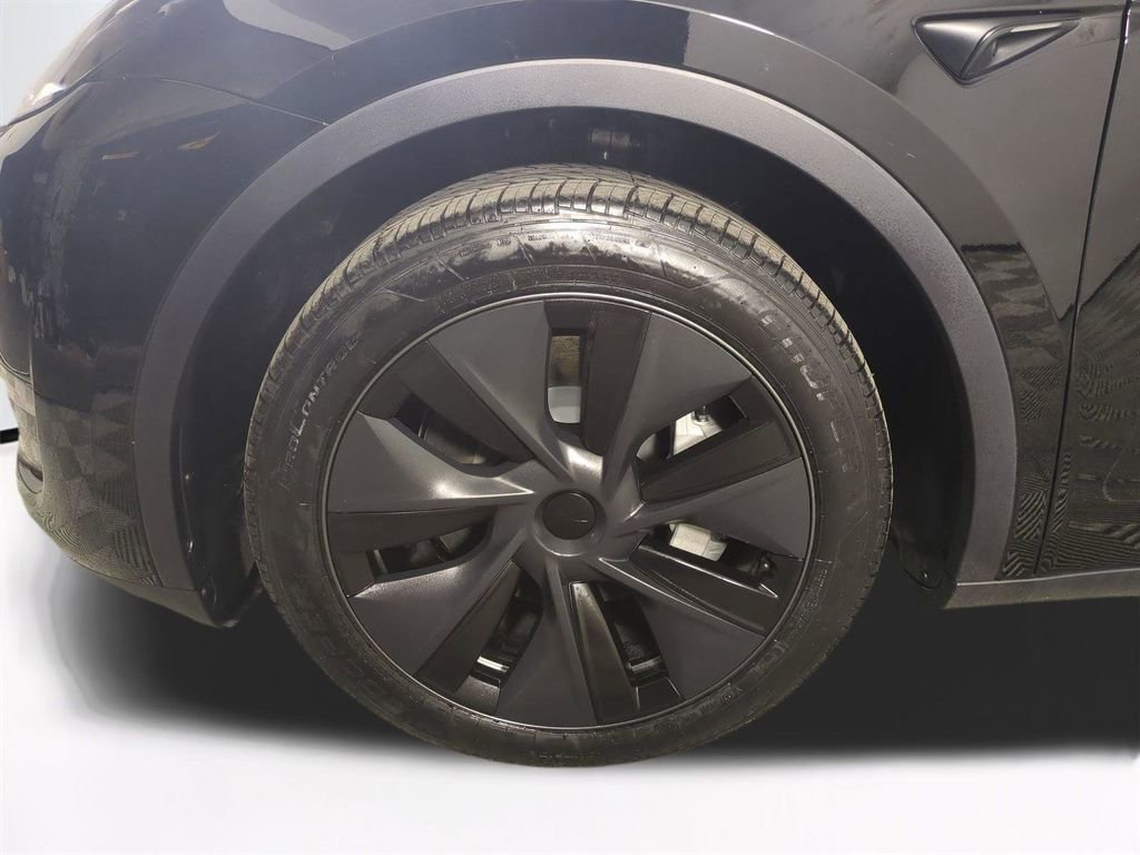 Used 2024 Tesla Model Y Long Range AWD/4WD image 11