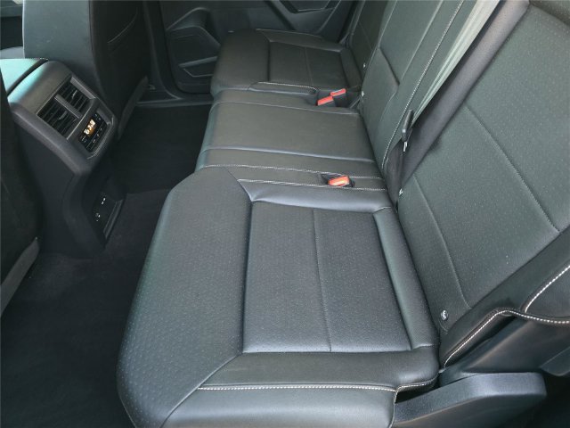 Used 2023 Volkswagen Atlas SE w/ Panoramic Sunroof Package FWD image 13