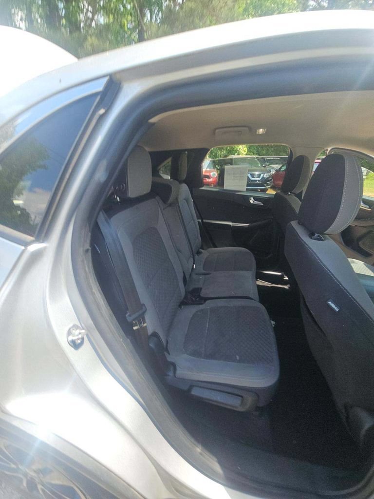 Used 2020 Ford Escape SE FWD image 8