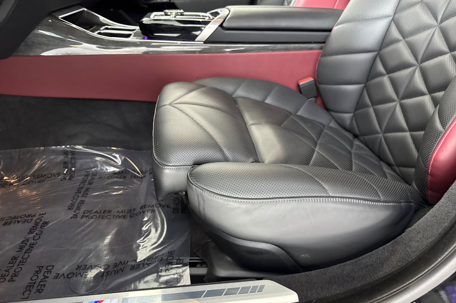 Used 2024 BMW 740i w/ M Sport Professional Package RWD image 30