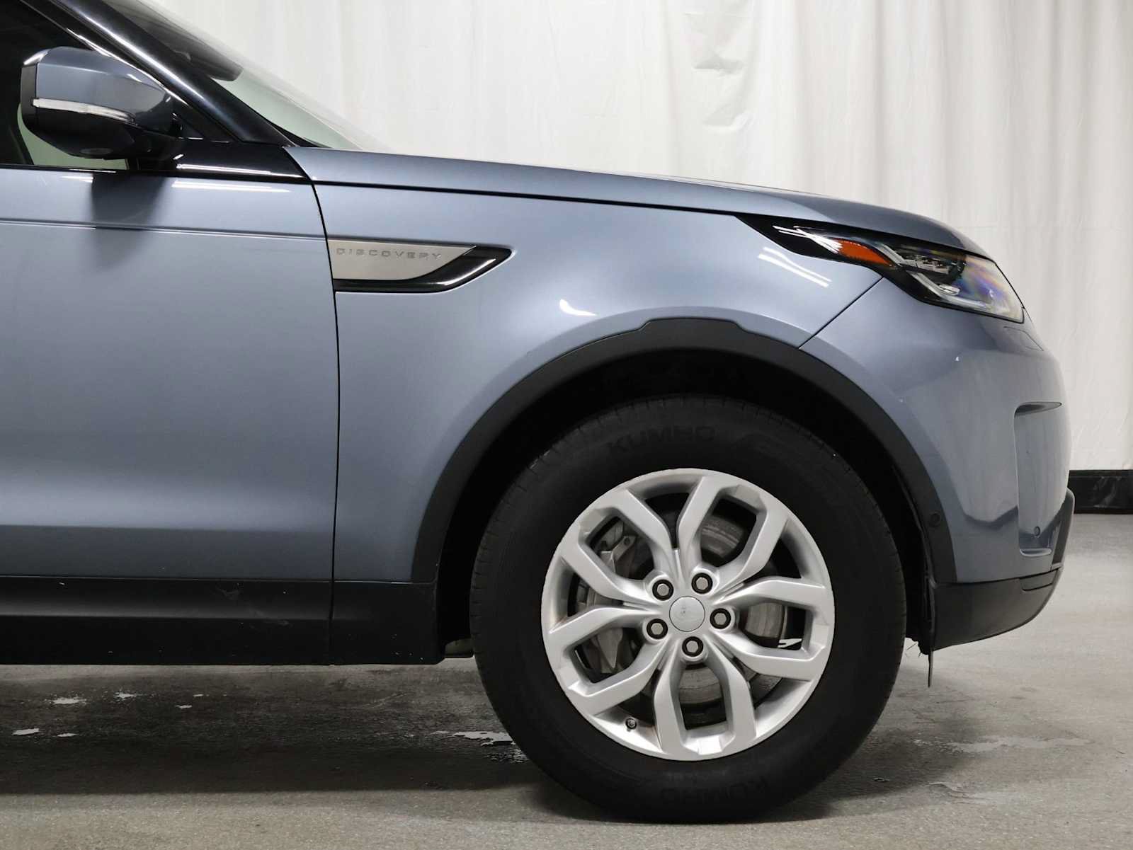 Used 2020 Land Rover Discovery SE AWD/4WD image 11