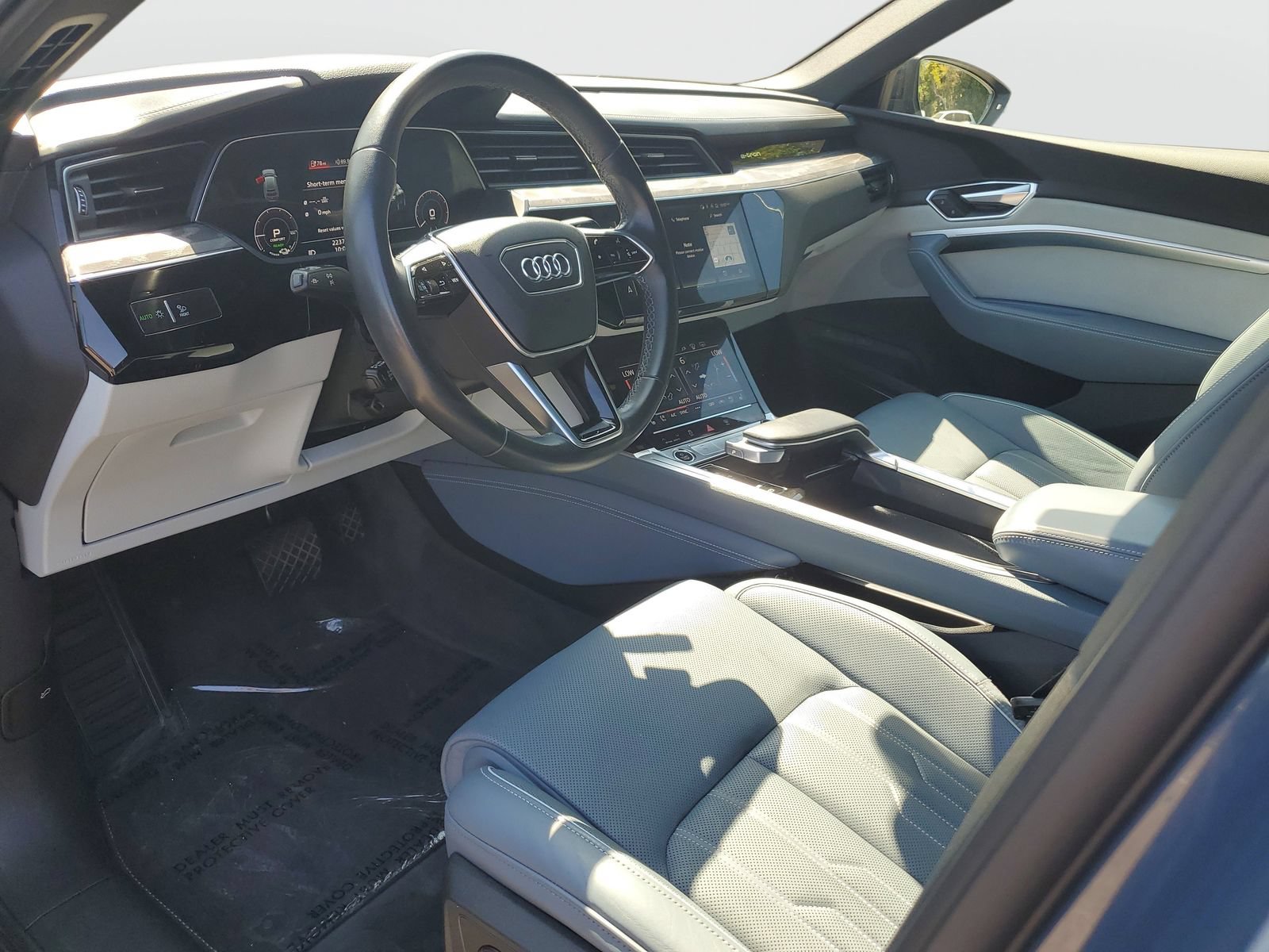 Used 2023 Audi e-tron Prestige w/ Prestige Package AWD/4WD image 19