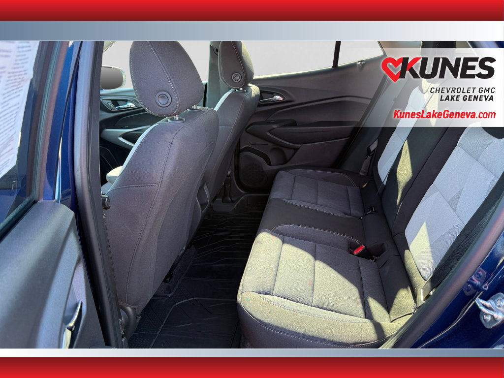 Used 2024 Chevrolet Trax LS w/ LS Convenience Package FWD image 32
