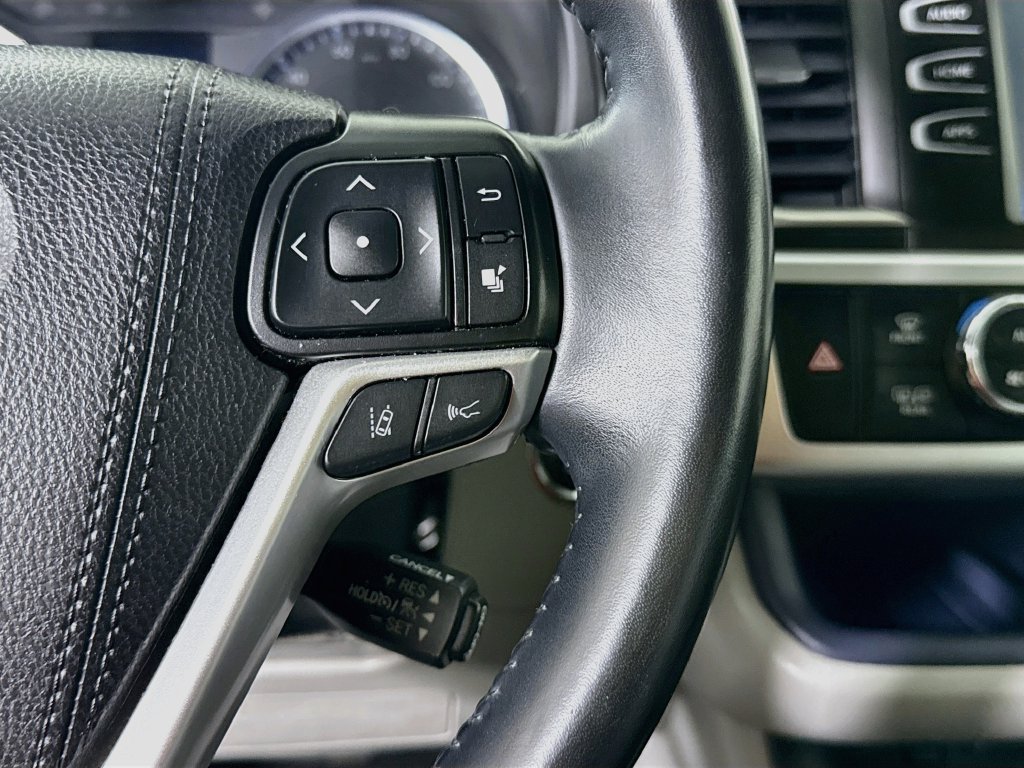 Certified 2019 Toyota Highlander XLE AWD/4WD image 22