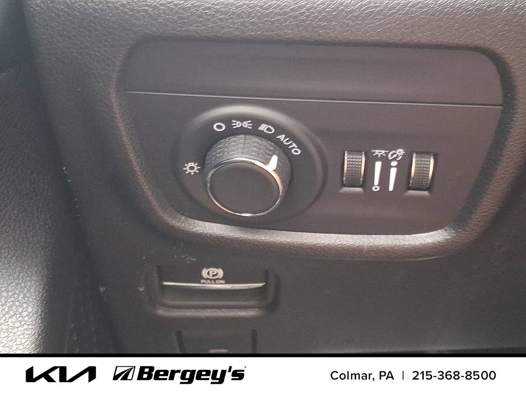 Used 2023 Jeep Grand Cherokee L Laredo AWD/4WD image 27