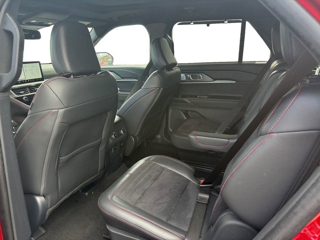 Used 2025 Ford Explorer ST AWD/4WD image 23