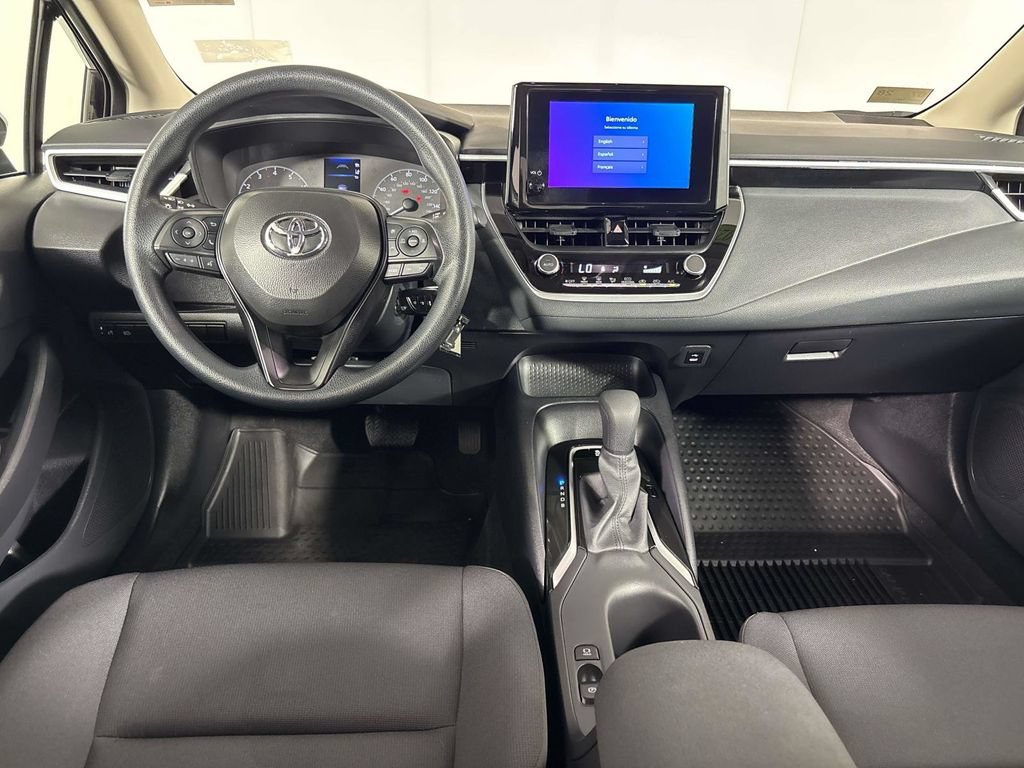 Used 2025 Toyota Corolla LE FWD image 15