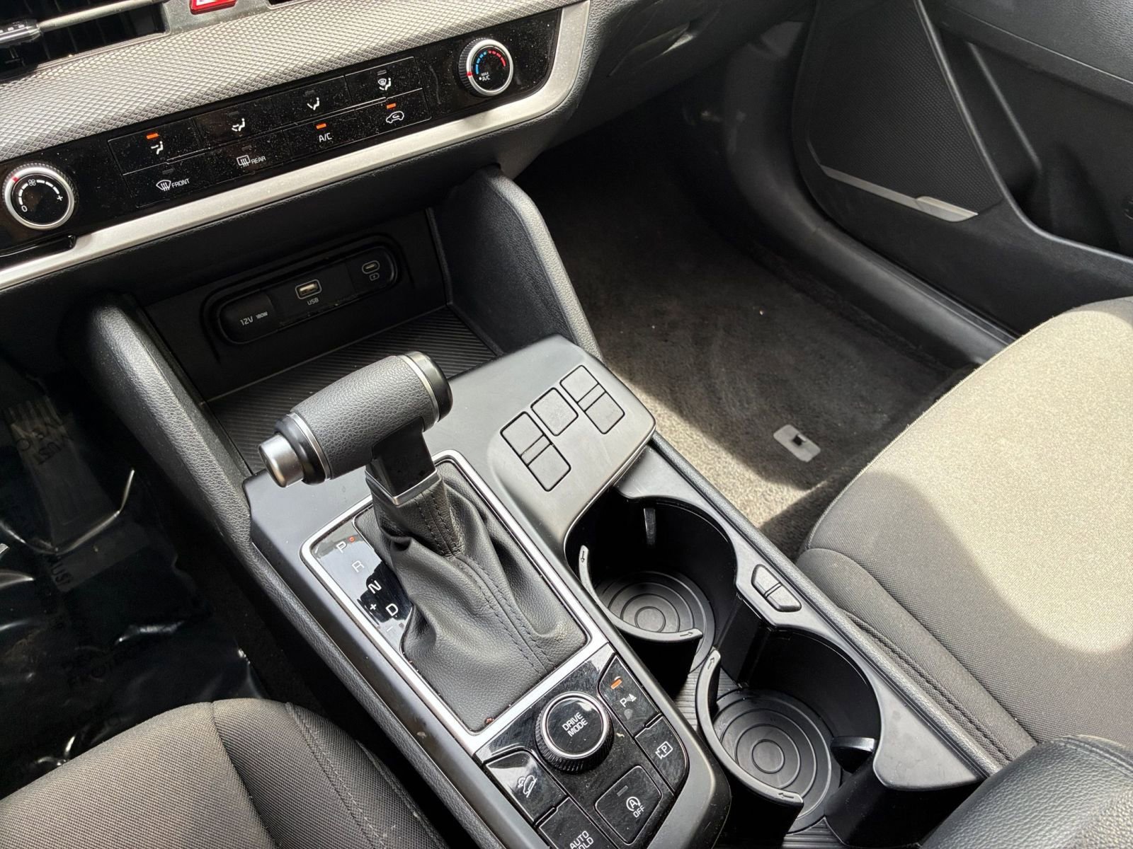 Used 2025 Kia Sportage LX image 40