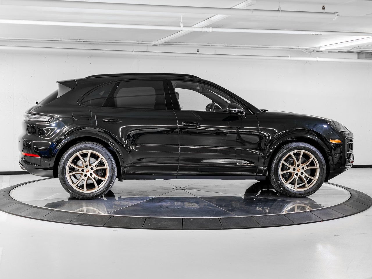 Certified 2026 Porsche Cayenne AWD/4WD image 8