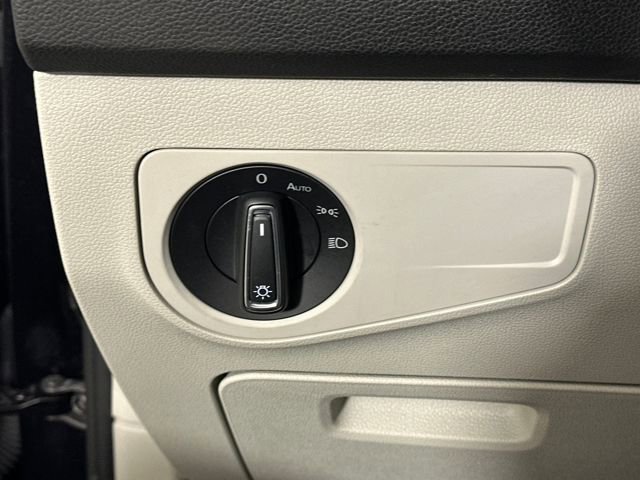 Used 2024 Volkswagen Tiguan SE R-Line image 19