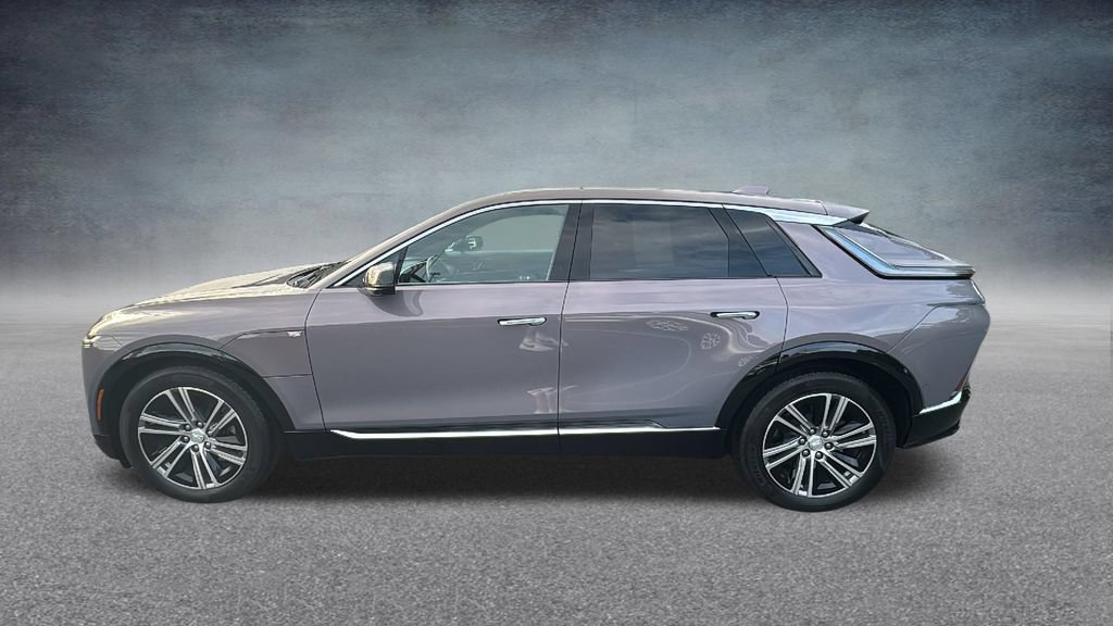 Used 2025 Cadillac Lyriq Luxury AWD/4WD image 7