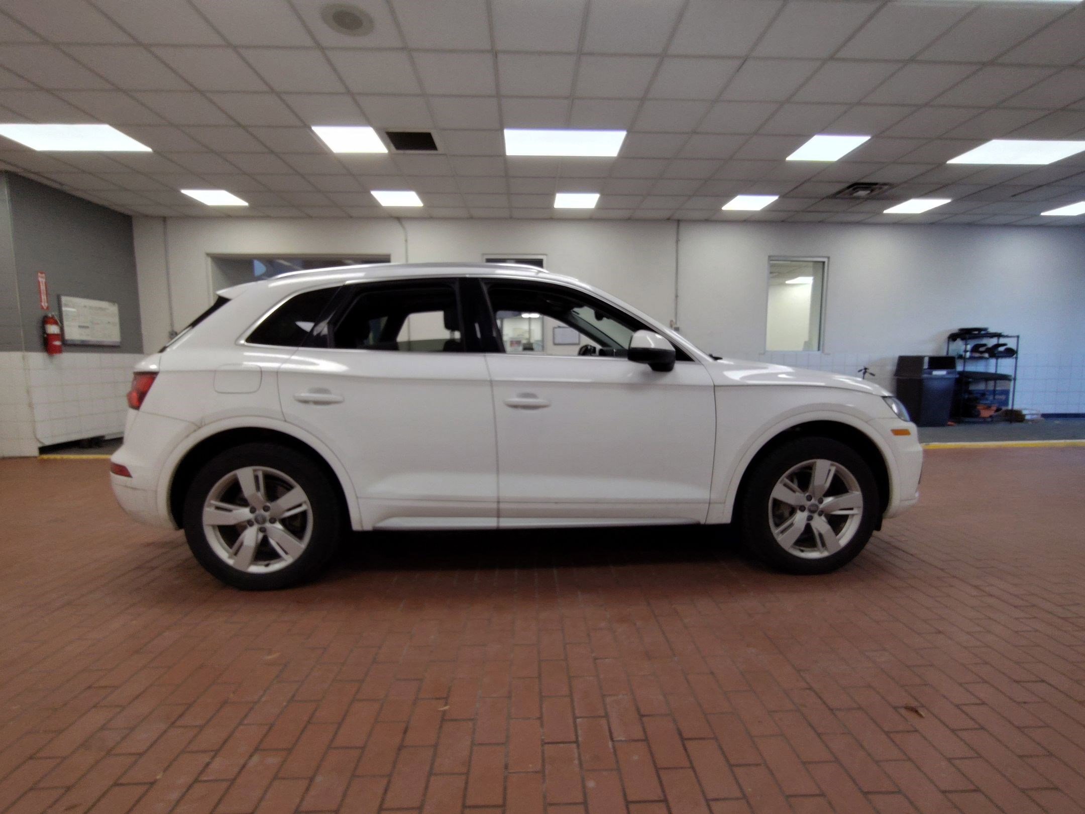 Used 2018 Audi Q5 2.0T Premium Plus w/ Premium Plus Package image 7