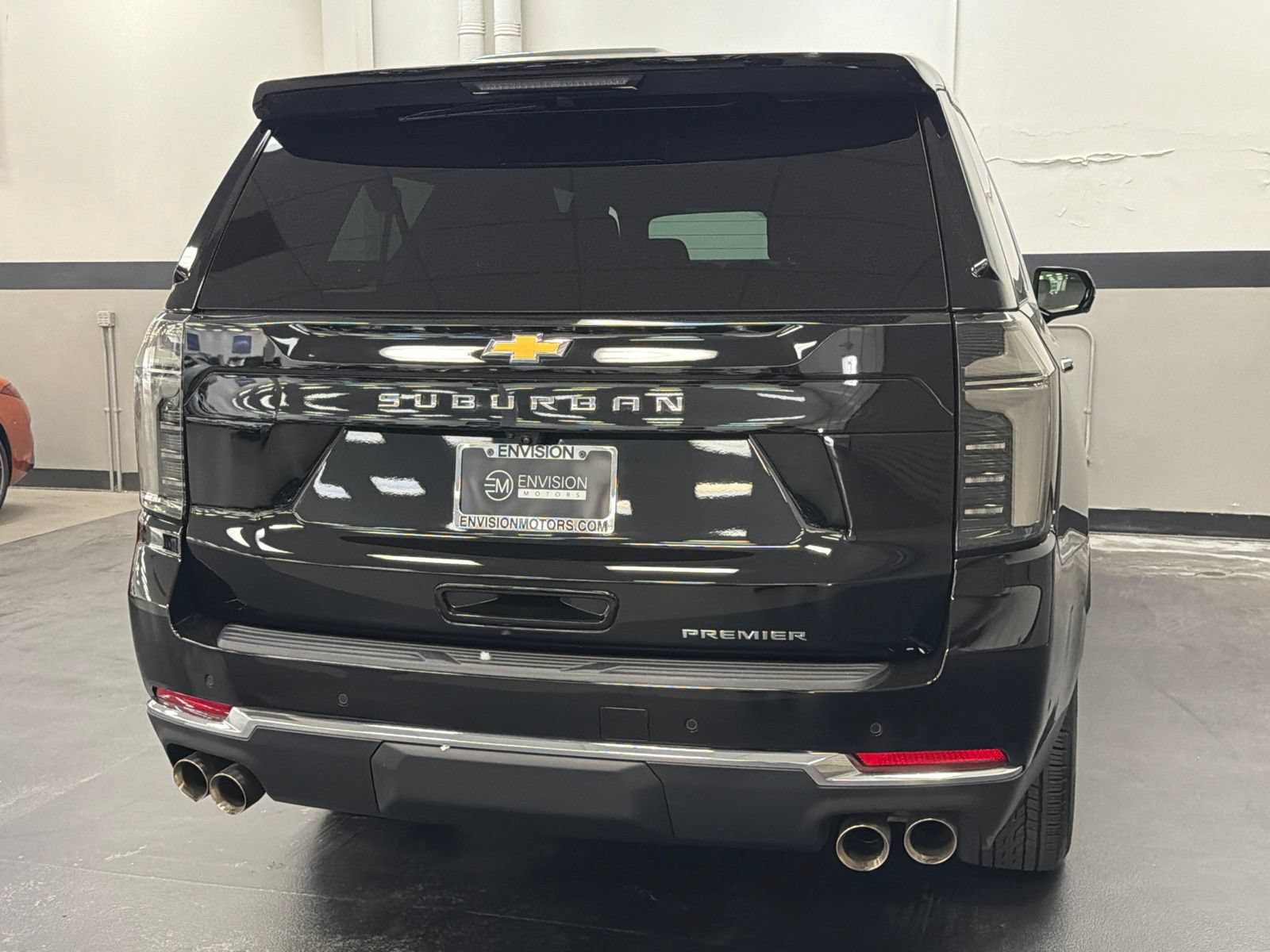 Used 2025 Chevrolet Suburban Premier w/ Sun And Tow Package AWD/4WD image 12