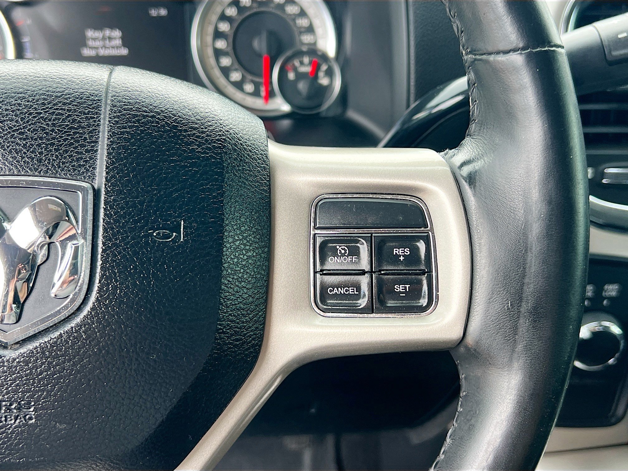Used 2018 RAM 3500 Laramie AWD/4WD image 19