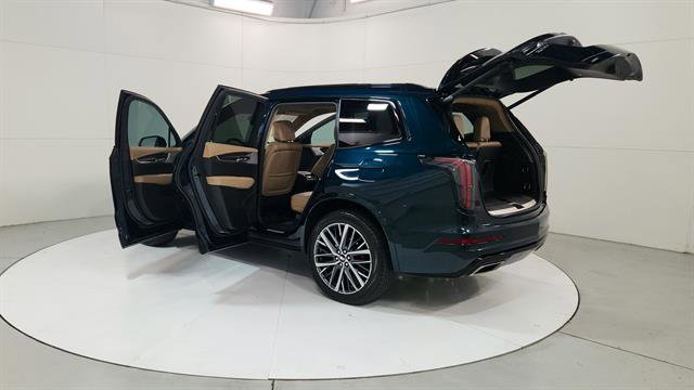 Used 2024 Cadillac XT6 Sport w/ Platinum Package image 30