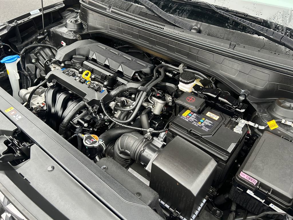 Certified 2025 Hyundai Venue SEL image 30