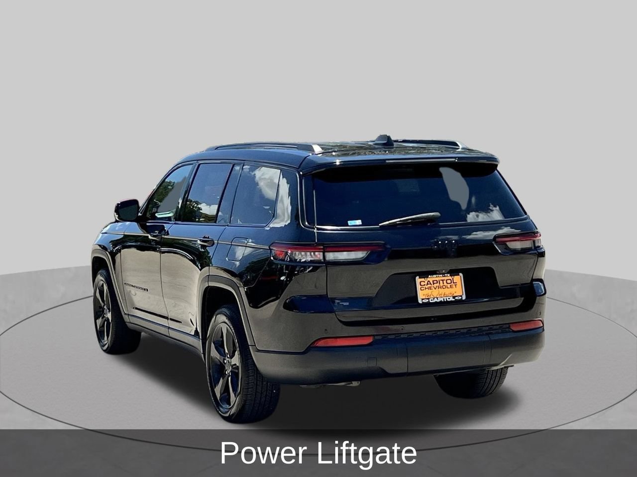 Used 2021 Jeep Grand Cherokee L Laredo RWD image 4