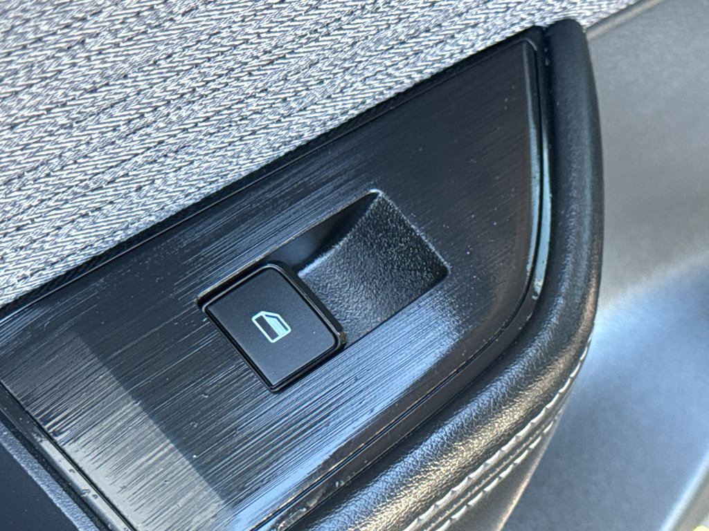 Certified 2023 Nissan Rogue SV AWD/4WD image 30