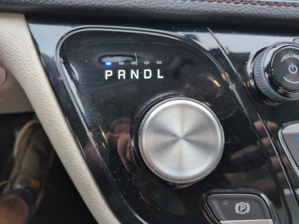 Used 2020 Chrysler Pacifica Limited FWD image 24