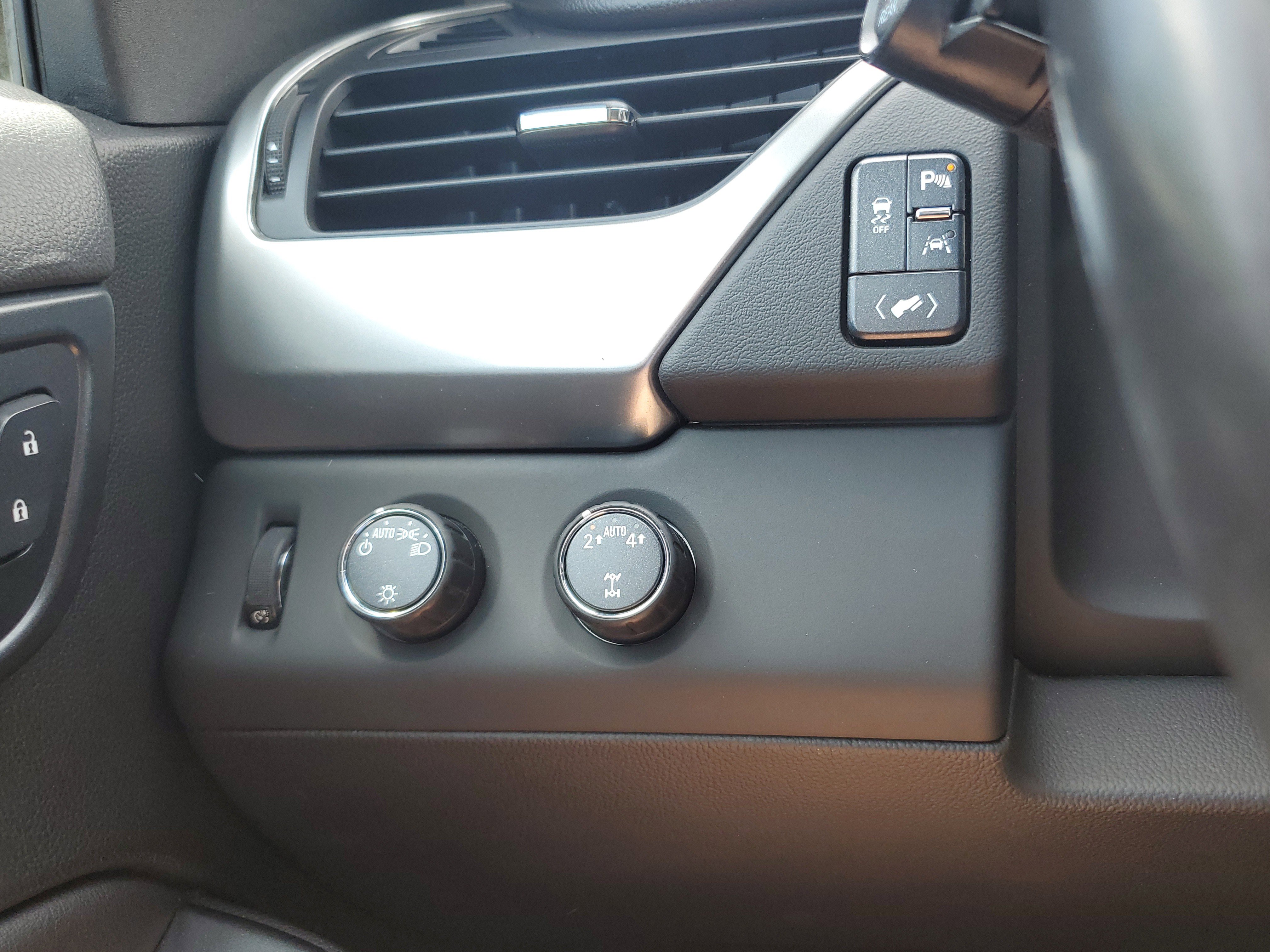 Used 2020 Chevrolet Suburban LT AWD/4WD image 20