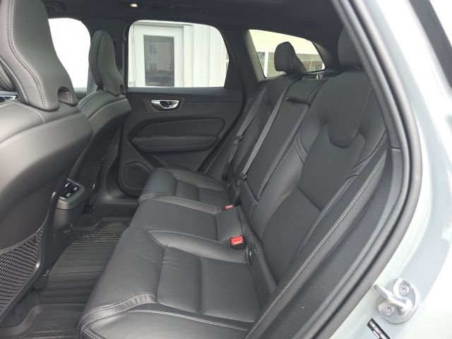 New 2026 Volvo XC60 B5 Ultra w/ Climate Package image 19