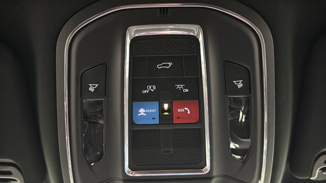Used 2022 Jeep Wagoneer Series II AWD/4WD image 39