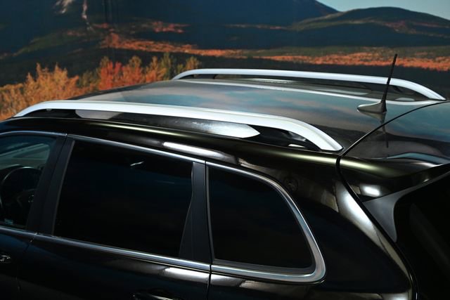 Used 2019 Jeep Cherokee Latitude w/ Cold Weather Group image 12