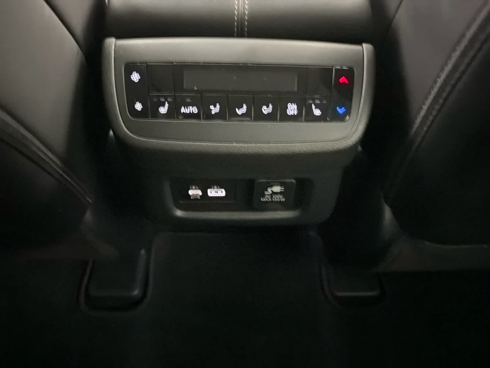 Certified 2024 Nissan Pathfinder Platinum FWD image 22
