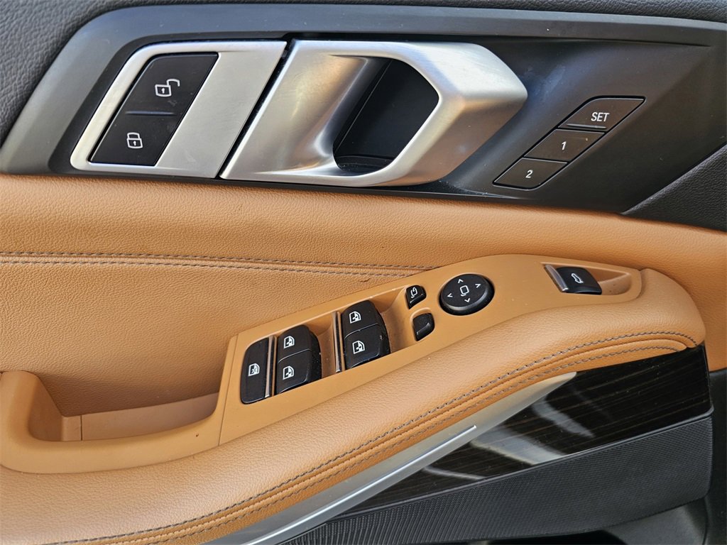 Used 2021 BMW X5 xDrive40i w/ Convenience Package image 16