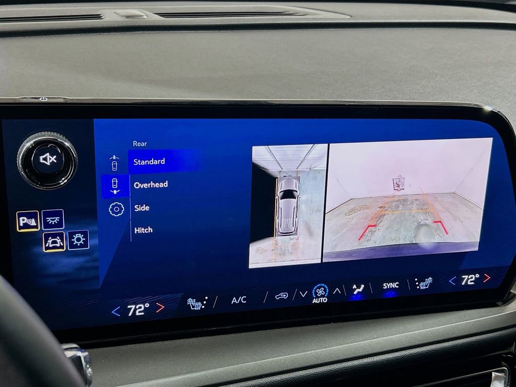 Used 2025 Chevrolet Traverse LT w/ Midnight/Sport Edition image 11