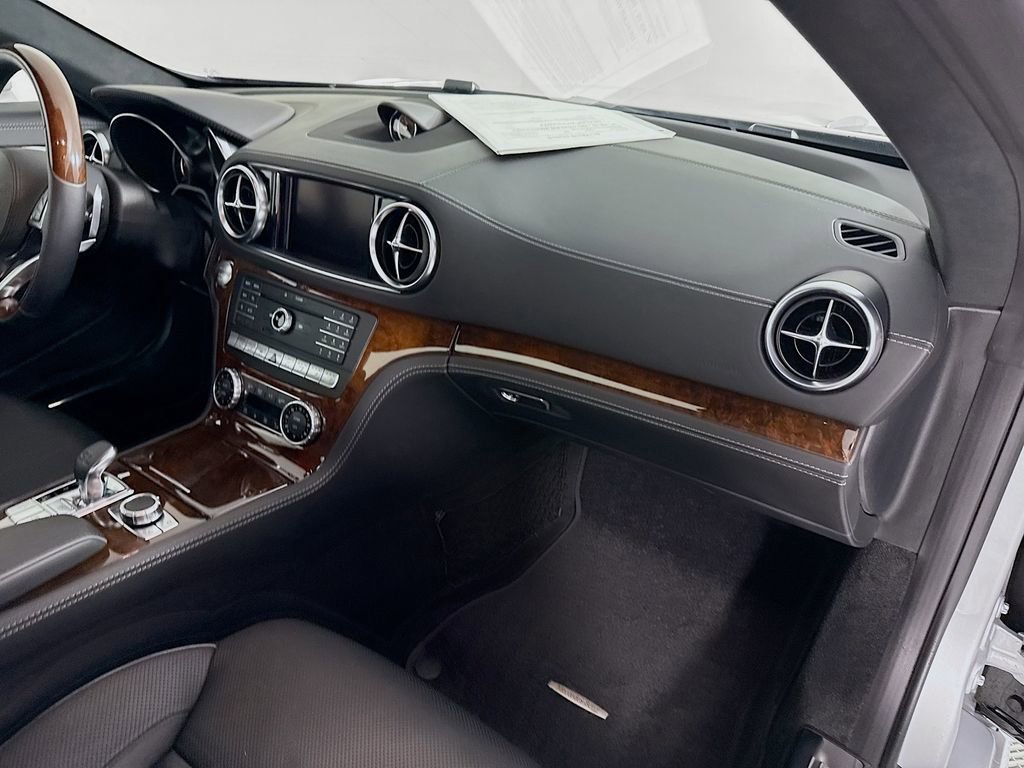 Used 2018 Mercedes-Benz SL 550 image 20