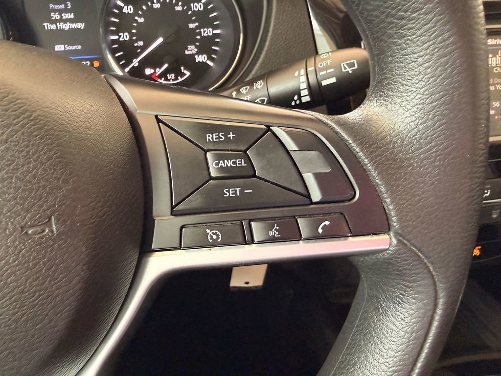 Used 2021 Chevrolet Malibu LT FWD image 9