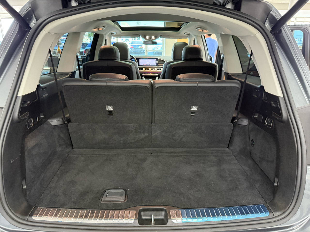 Used 2020 Mercedes-Benz GLS 450 4MATIC image 30
