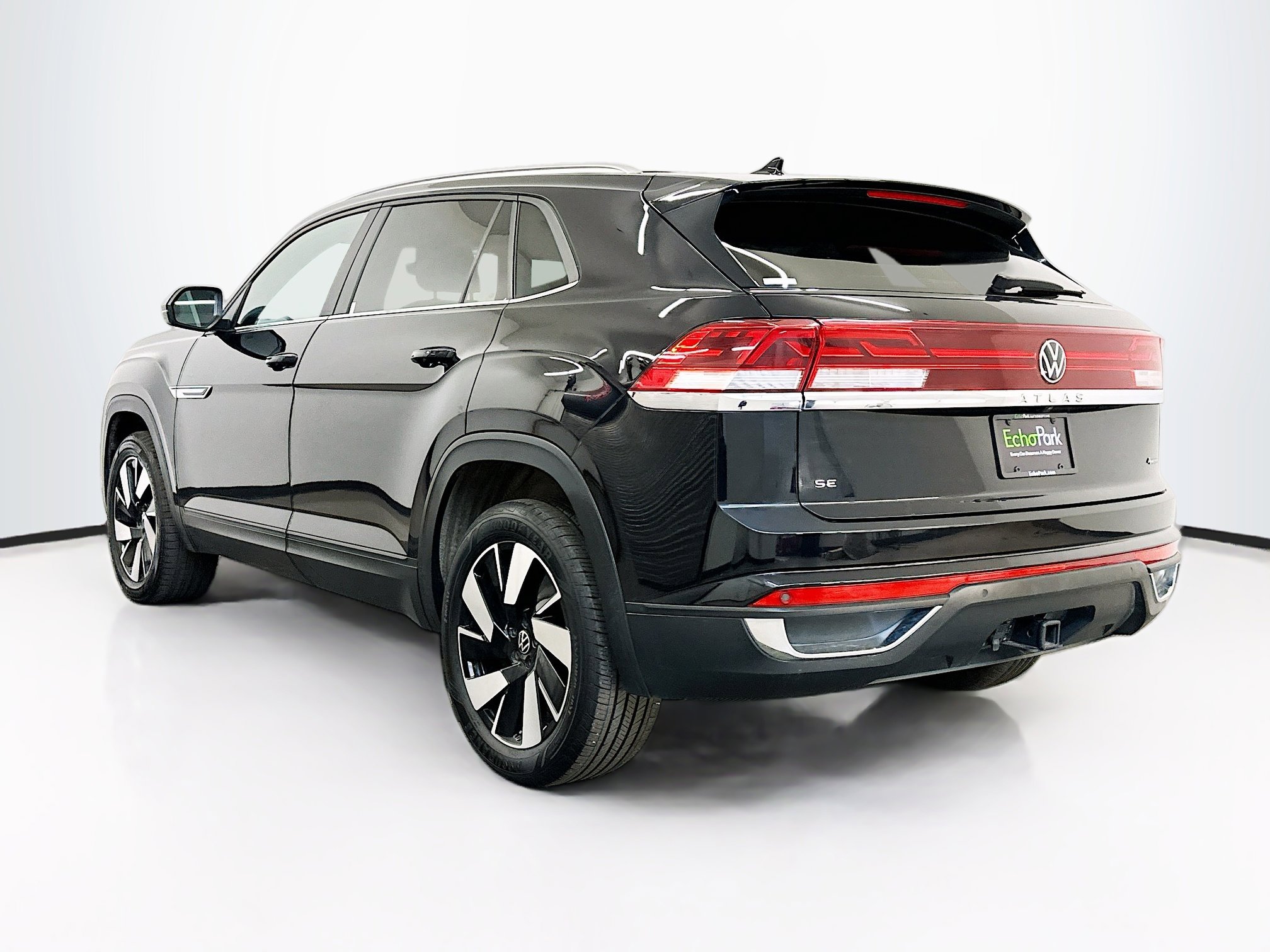 Used 2024 Volkswagen Atlas Cross Sport SE image 5