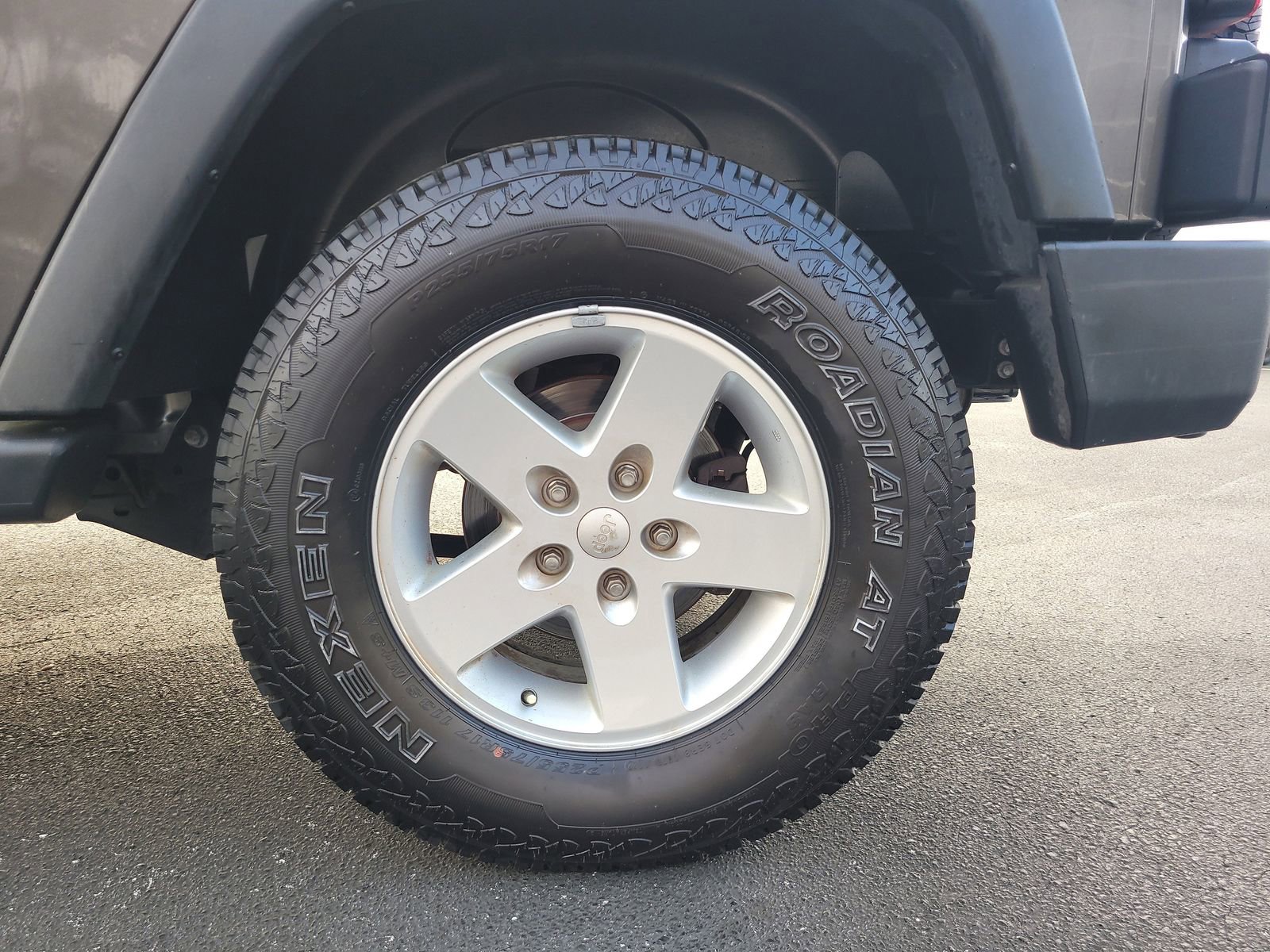 Used 2018 Jeep Wrangler Sport image 10