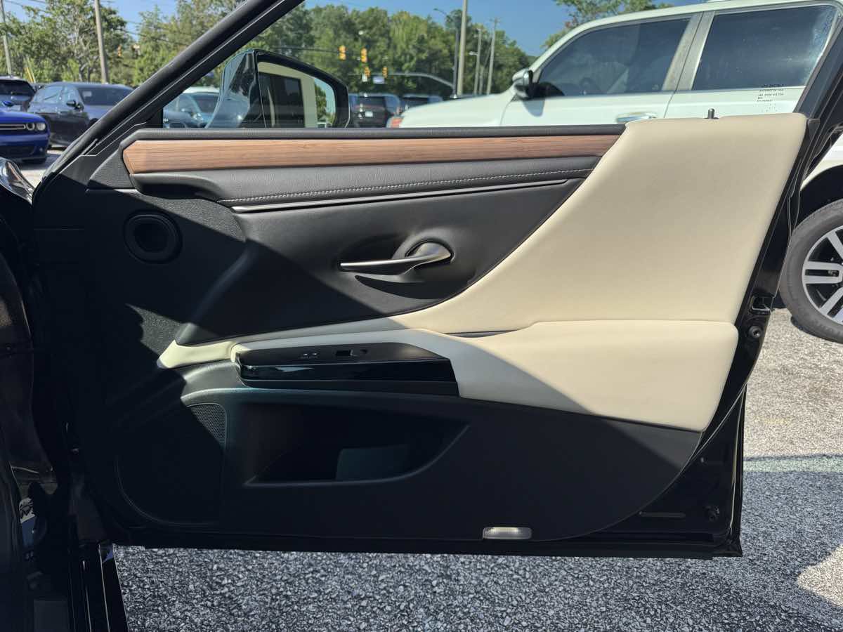 Used 2023 Lexus ES 350 w/ Premium Package FWD image 30