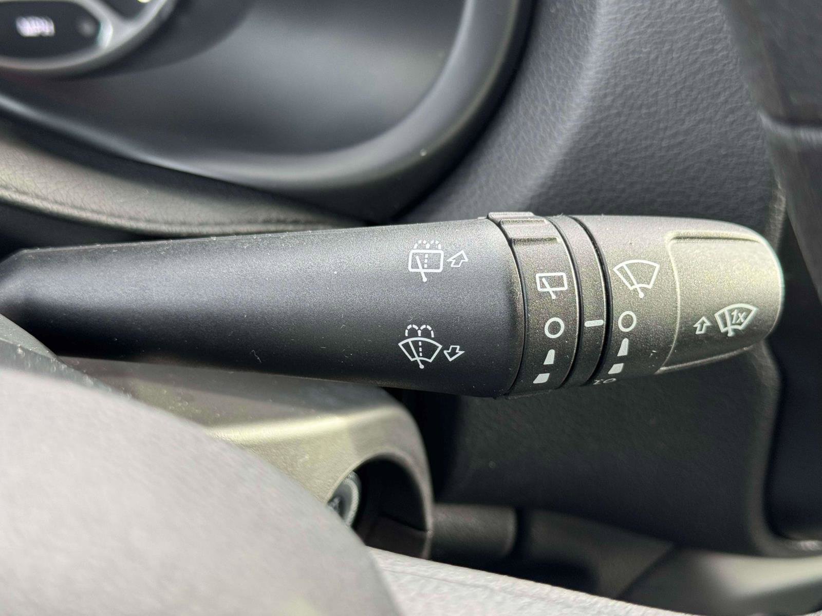 Used 2023 Jeep Renegade Latitude image 20