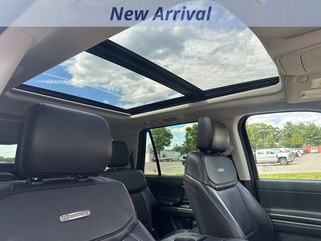Used 2025 Ford Expedition Platinum AWD/4WD image 4