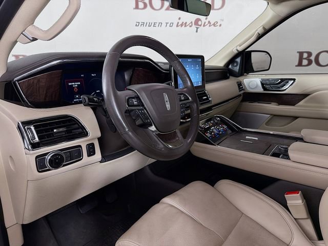 Used 2021 Lincoln Navigator Reserve w/ Luxury Package AWD/4WD image 11