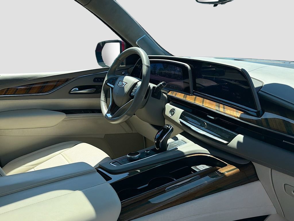 Used 2021 Cadillac Escalade Premium Luxury Platinum w/ Heavy-Duty Trailer Package image 32