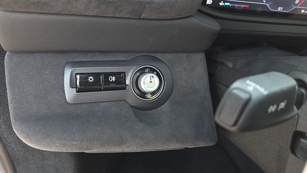 Used 2022 Maserati MC20 Coupe image 22