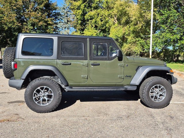 Used 2024 Jeep Wrangler Unlimited Sport AWD/4WD image 2