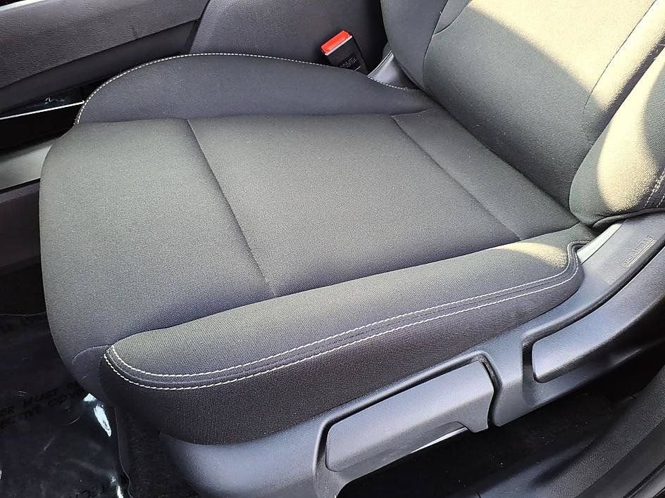 Used 2023 Nissan Rogue S AWD/4WD image 16