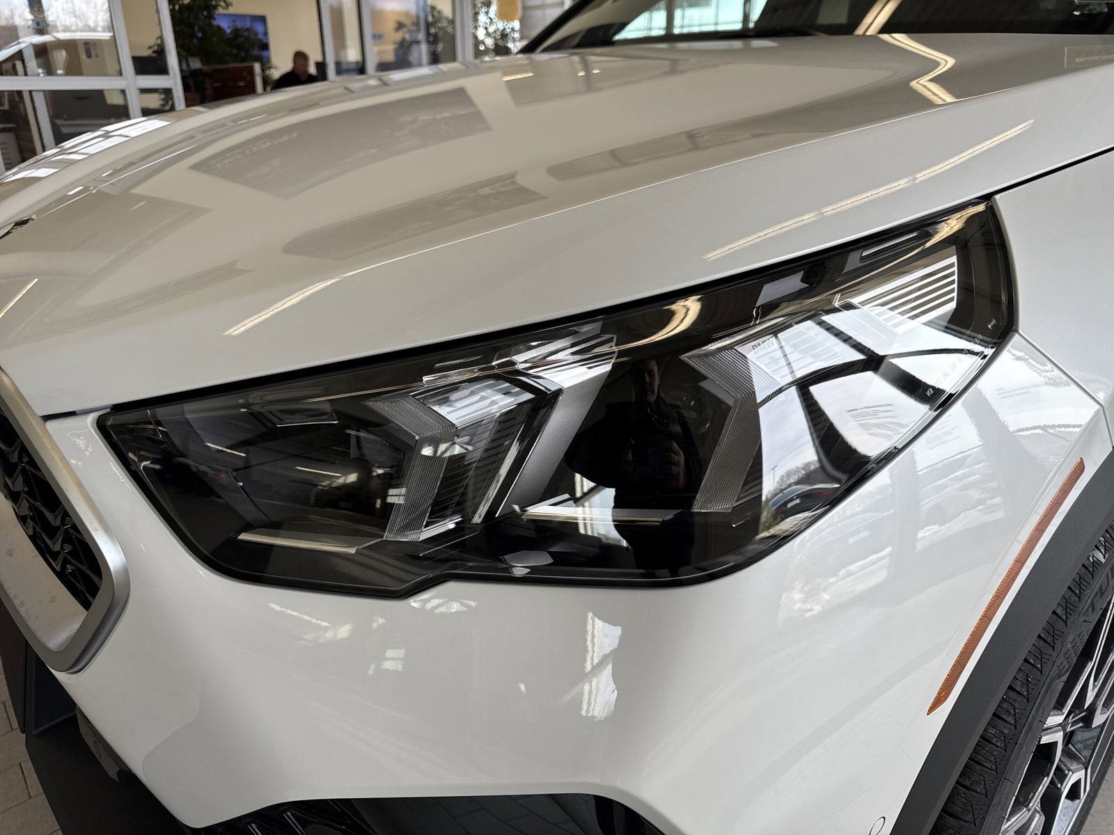 Used 2025 BMW X2 xDrive28i w/ Convenience Package image 9